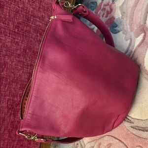 Chic Fuchsia Leather Shoulder Bag